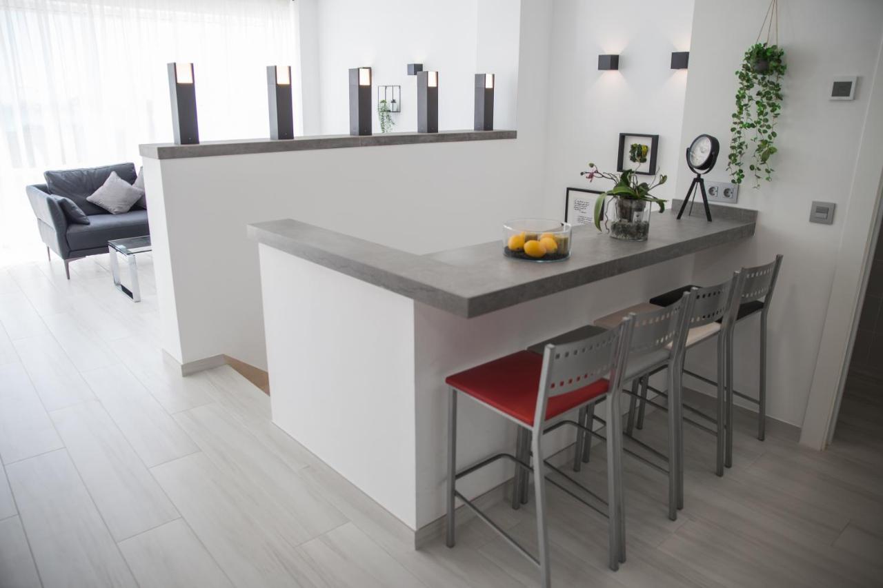 Spacious 200 Sq.M. Penthouse With Sea View Terraces Торремолинос Экстерьер фото
