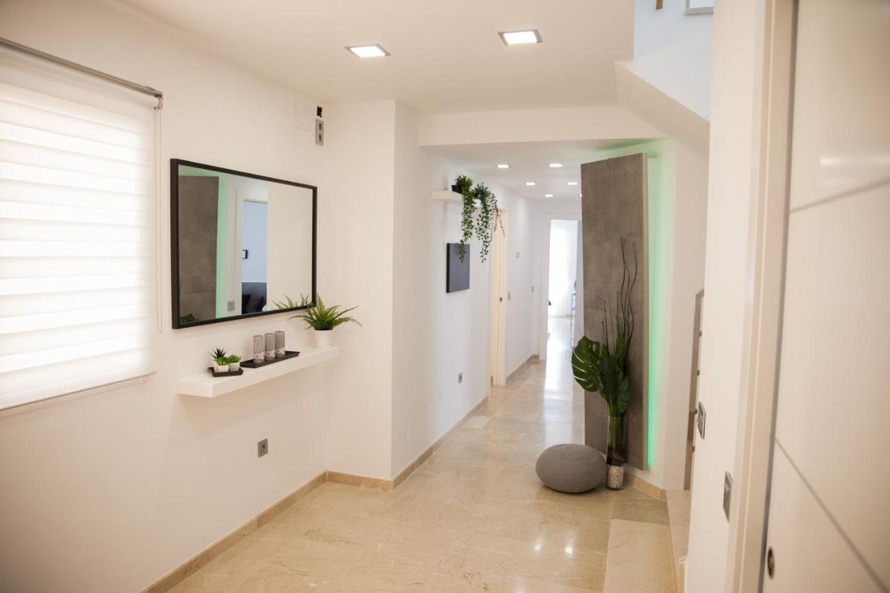 Spacious 200 Sq.M. Penthouse With Sea View Terraces Торремолинос Экстерьер фото