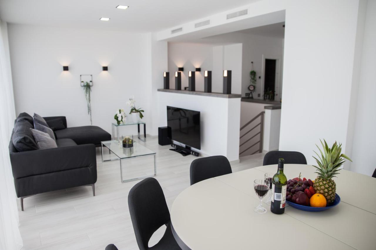 Spacious 200 Sq.M. Penthouse With Sea View Terraces Торремолинос Экстерьер фото